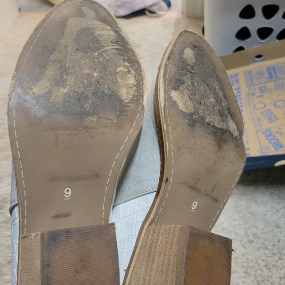 Woman's Boots - Picture 4 of 4